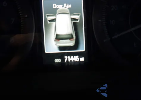 2019 Toyota Sienna Xle 8 Passenger z USA, uszkodzony, nr VIN 5TDYZ3DC3KS015767